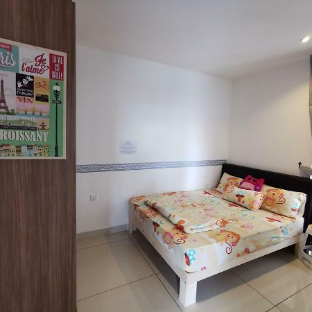 Homestay Johor Bahru Exteriör bild